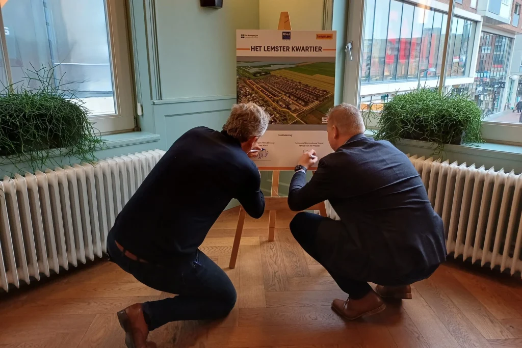 Handtekening De Kompanjon en Heijmans Hof fan Lemmer